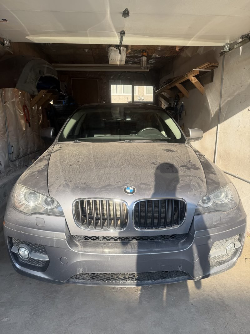 BMW X5. Install in a home garage.
